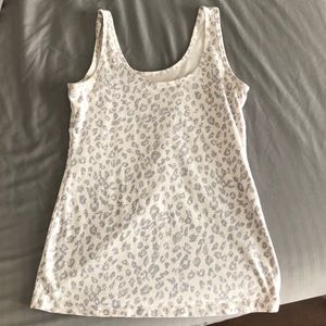 EUC Maurices Leopard Print Tank in Grey and White